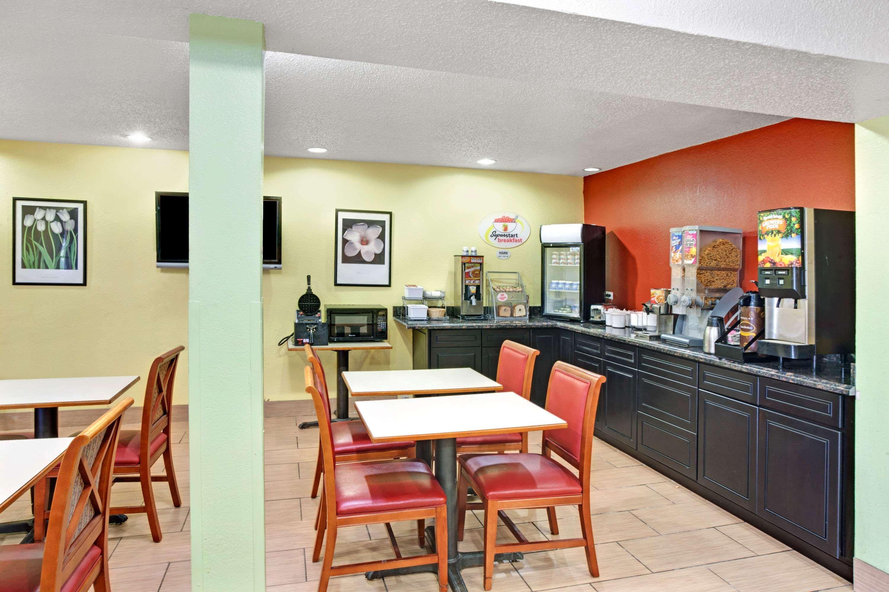 Super 8 By Wyndham Romeoville Bolingbrook Exterior foto