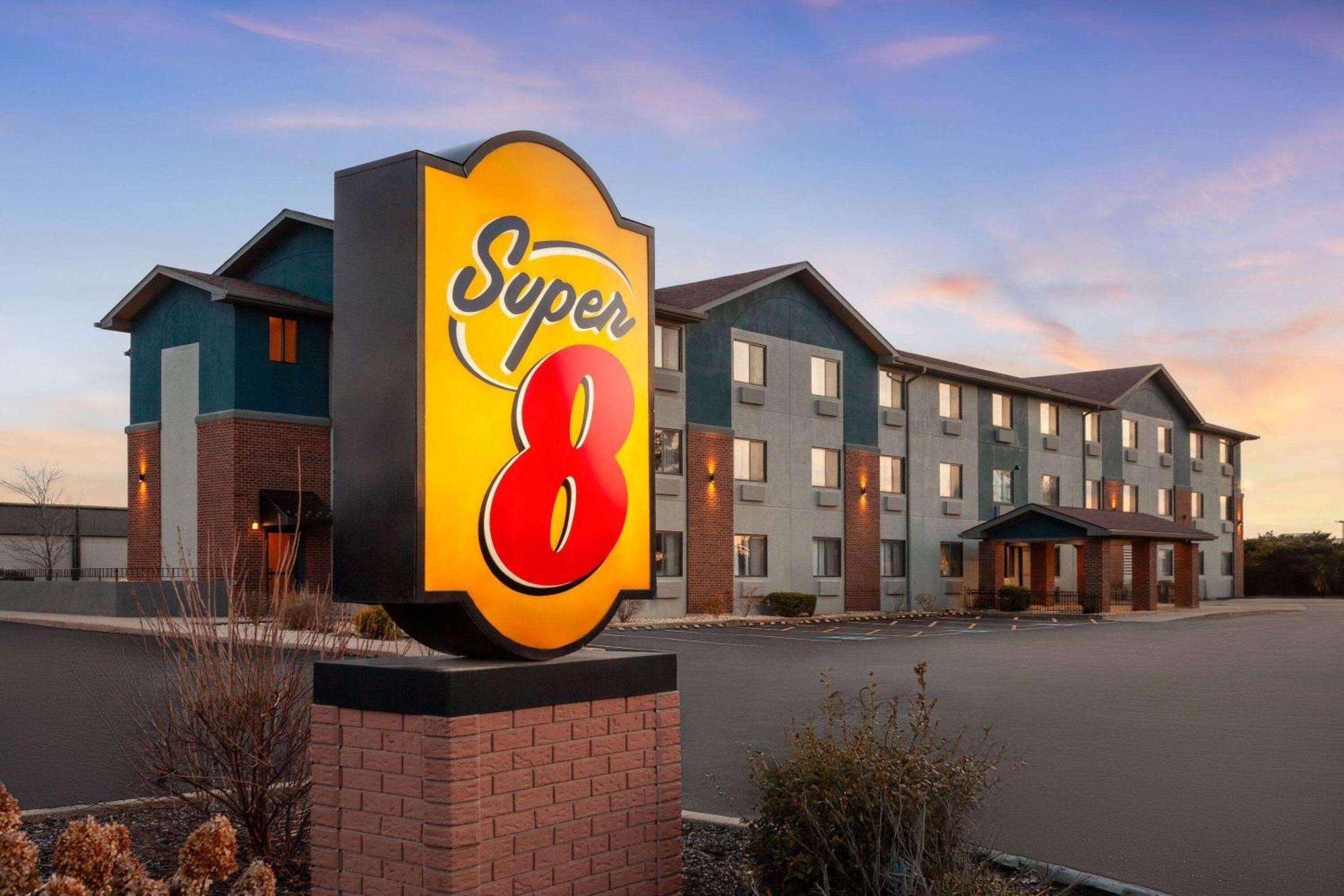 Super 8 By Wyndham Romeoville Bolingbrook Exterior foto