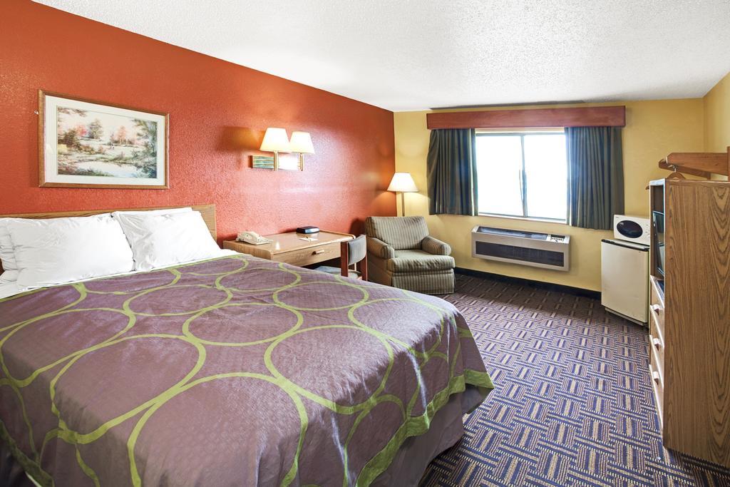 Super 8 By Wyndham Romeoville Bolingbrook Exterior foto